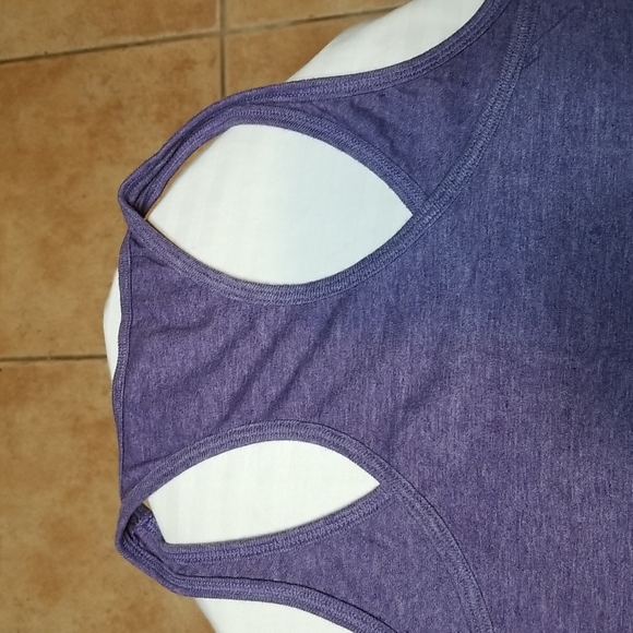 Tank Top Sz( L ) - Picture 4 of 5